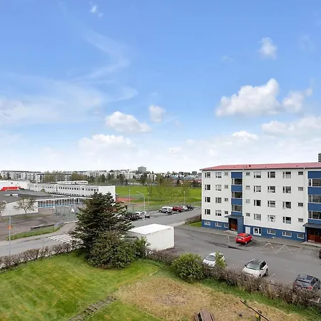 Bright 1br With A View